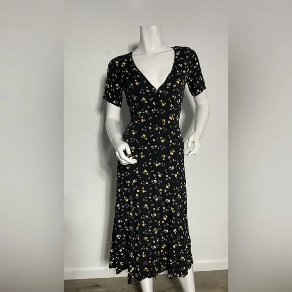 Reformation Black and White Puff Sleeve Midi Sundress - Picture 2 of 12